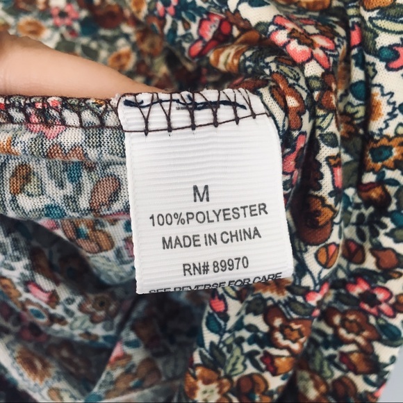 Eden & Olivia, floral button down - Picture 4 of 5